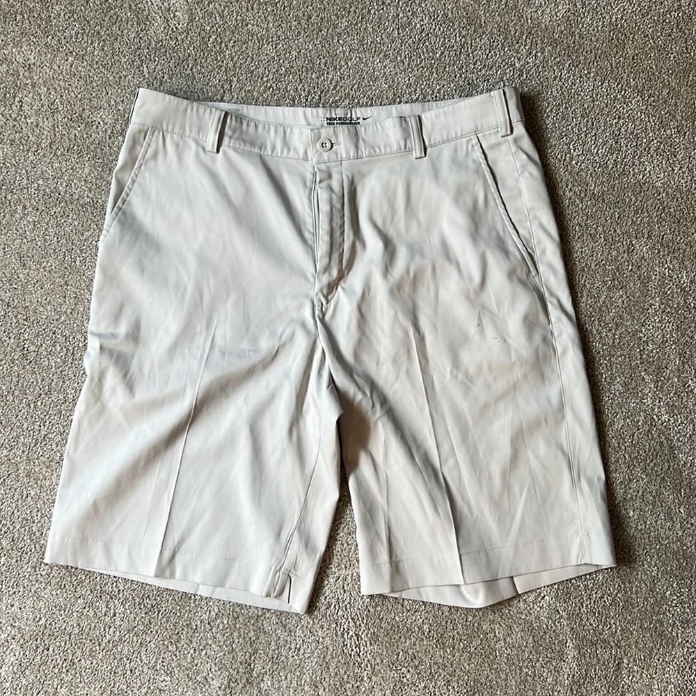 Nike golf tour performance dri-fit shorts - size 34